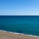 El Faro Bajo Independiente Con Piscina Privada Nyaraló *